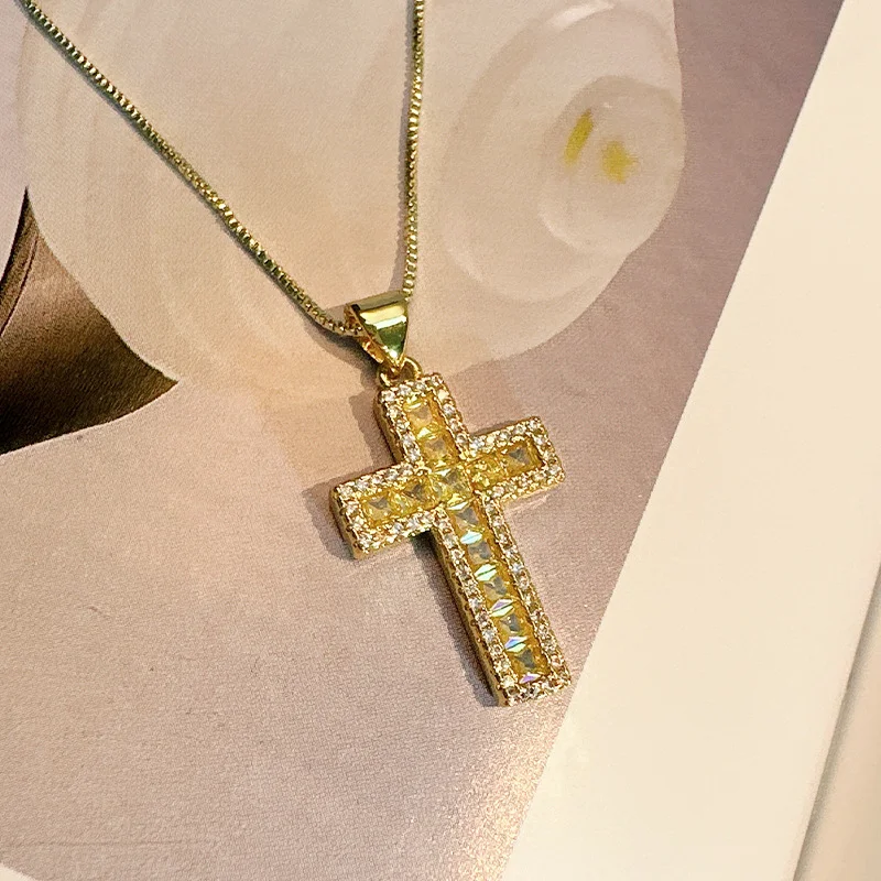 Title 12, Collier Croix Zirconium Micro Incrusté Cuivre M...