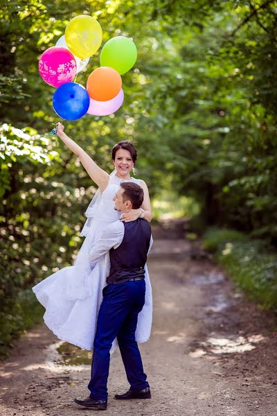 Fotógrafo de casamento Irina Tavrizyan (tavrizyanirina). Foto de 9 de agosto 2016