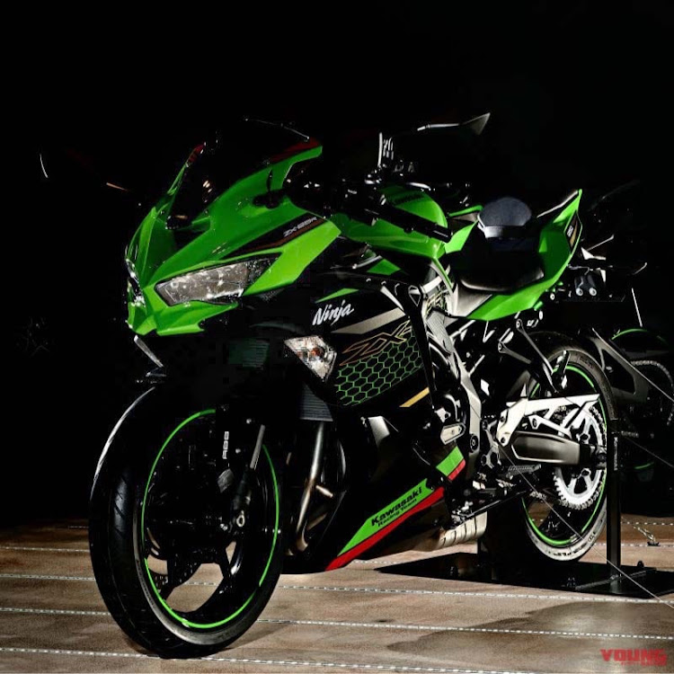 ベンツCLSシューティングブレイクさんが投稿したバイクの乗換え・バイクの試乗・ニンジャ400・CBR250RR・Ninja ZX-25Rに関するカスタム事例の投稿画像5枚目