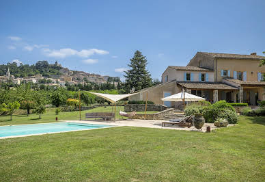 Maison avec piscine et jardin 7