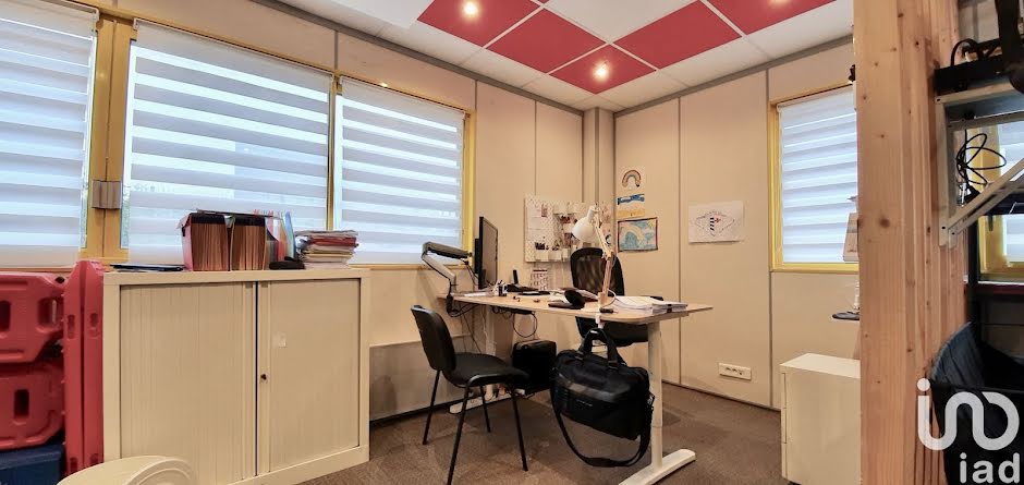 Location  locaux professionnels  70 m² à Santeny (94440), 923 €