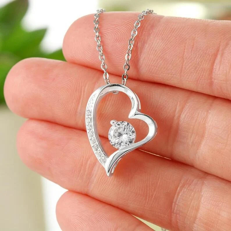 Collier Femme Chaîne de Clavicule Pendentif Amour Simple Coeur de l'Éternité Diamant en forme de cœur, bijou élégant.