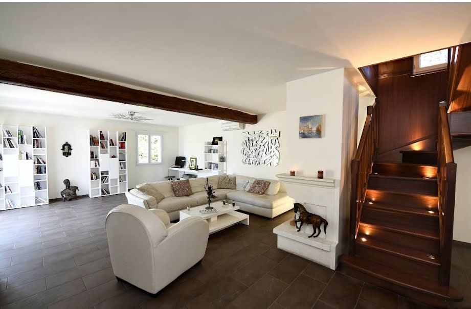 Vente villa 4 pièces 138 m² à Chateaurenard (13160), 575 000 €