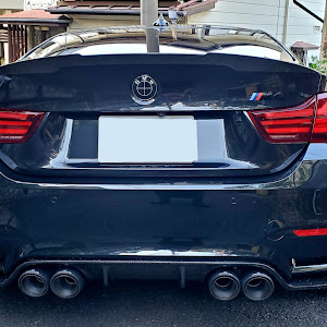 M4 クーペ F82