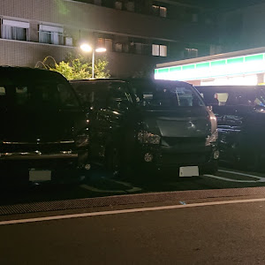 ハイエースバン TRH200V