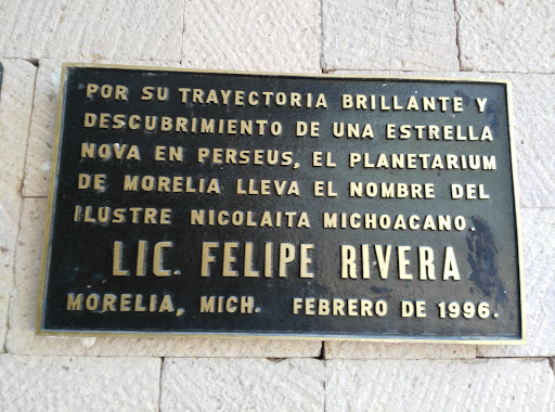 Placa en Honor A Lic. Felipe Rivera