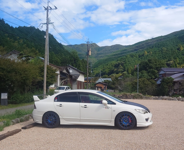 シビックタイプRの紅葉と愛車・ハロウィン・車が好きな人と繋がりたい・福岡県・スイーツ男子に関するカスタム事例の投稿画像1枚目