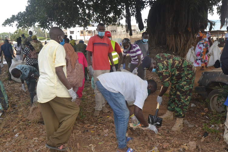 Malindi stakeholders take part in the monthly clean-up exercise on Saturday, February 13 at Kisumu Ndogo area