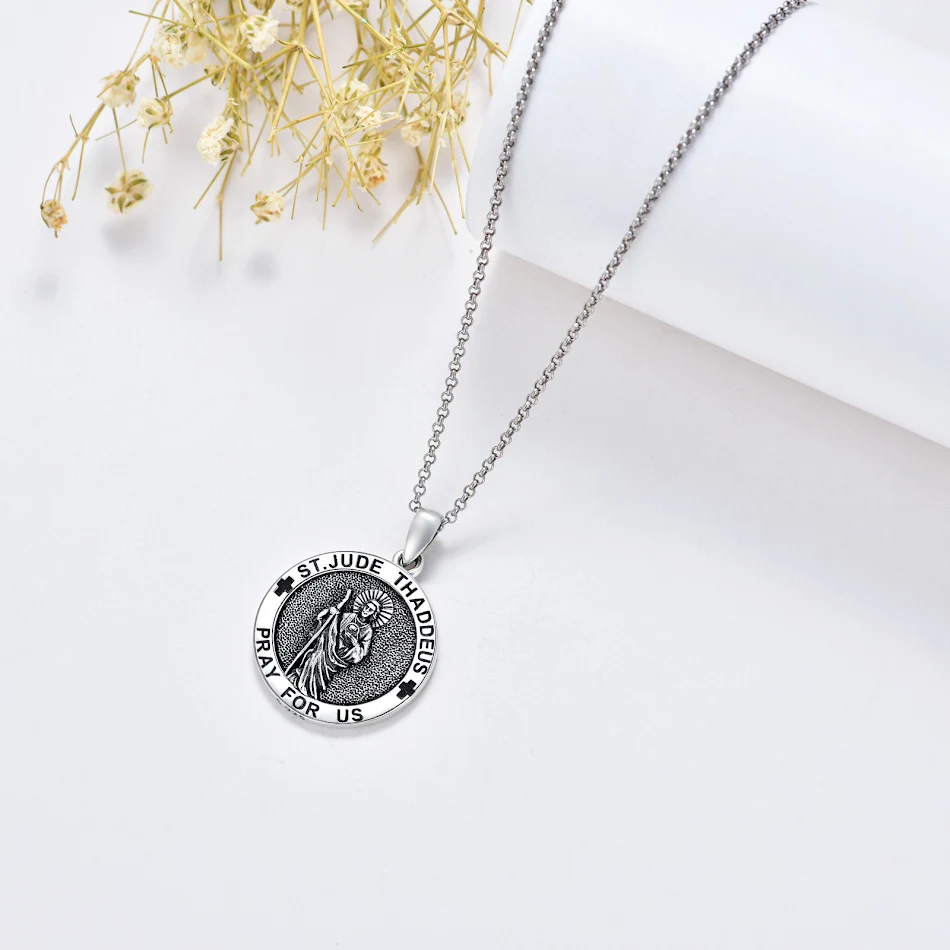 Collier avec pendentif Saint Jude en argent sterling 925, symbole de foi et de protection. Un bijou religieux élégant et durable