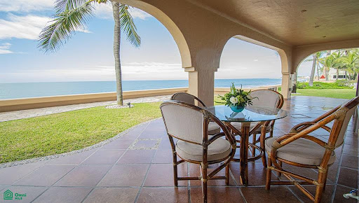 Maison avec piscine 2