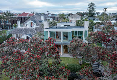 House with pool and garden 4