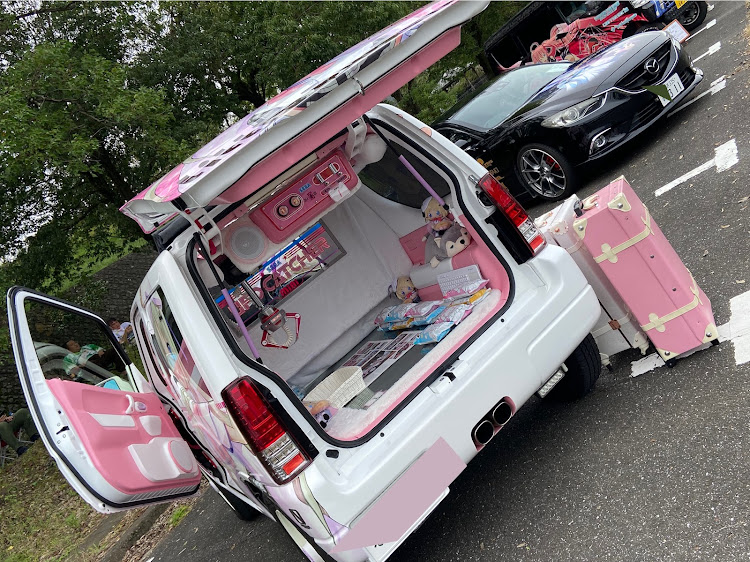 スカイラインの天下無双・痛車・駐車場が池❓・10月も宜しくお願いしますに関するカスタム事例の投稿画像7枚目