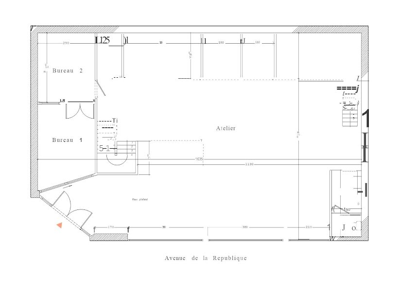 Location  locaux professionnels  97 m² à Courbevoie (92400), 3 200 €