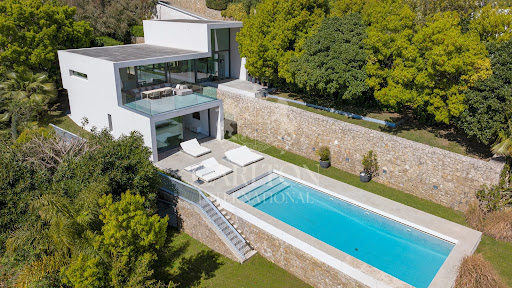 Seaside house with pool and terrace 4