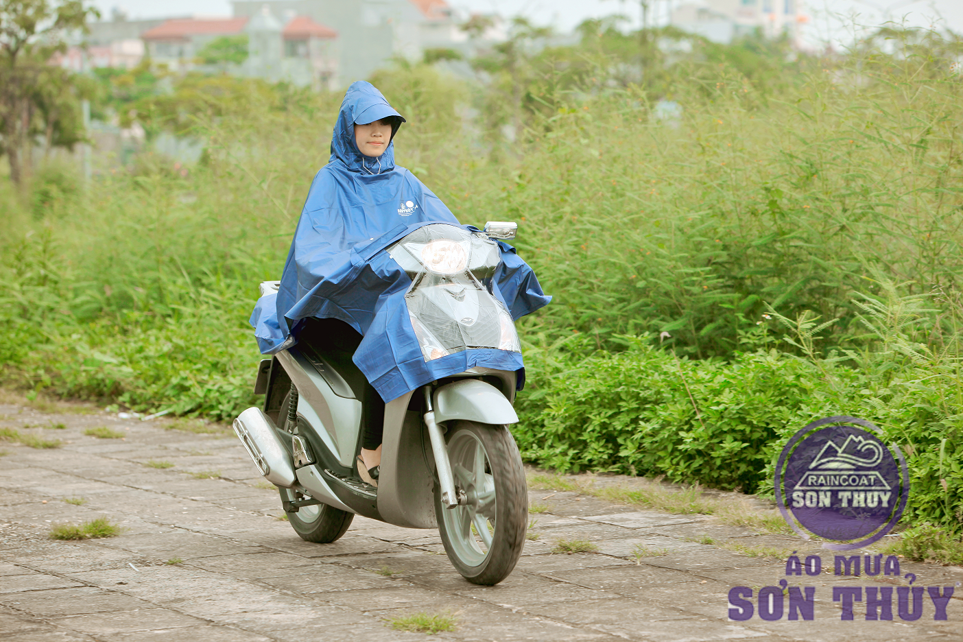 áo choàng kính chữ A
