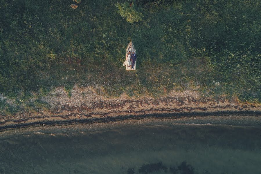 Fotógrafo de casamento Konstantinos Poulios (poulios). Foto de 9 de julho 2018