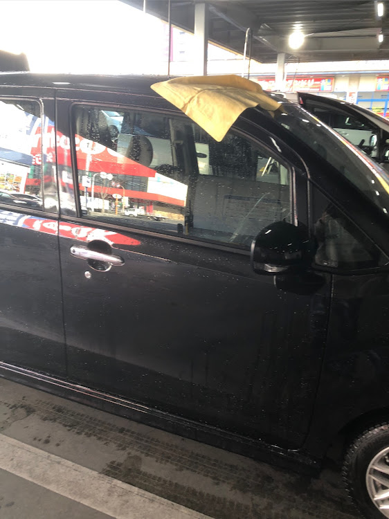 ムーヴカスタムの洗車場・汚い・フロントガラスに関するカスタム事例の投稿画像3枚目