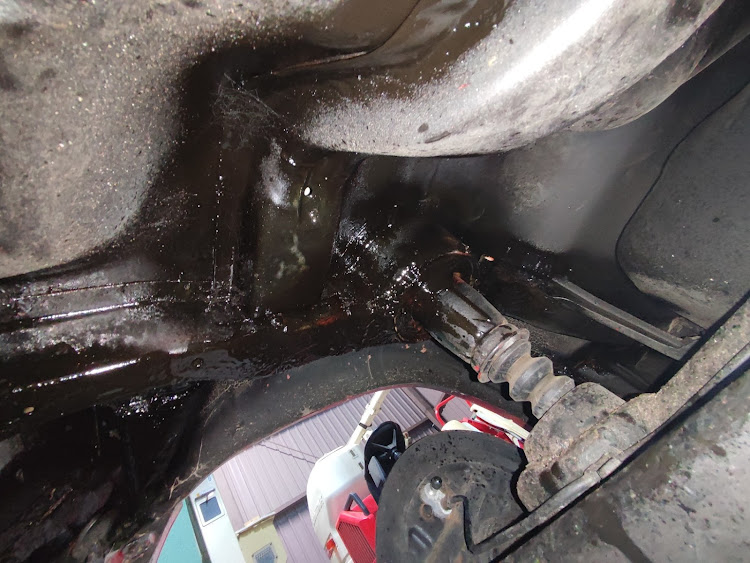 なかもっさんさんが投稿したcr22s・足車・足車イジり・錆穴をテープで塞いで隠して販売すんな🖕に関するカスタム事例の投稿画像11枚目