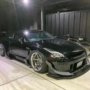 NISSAN GT-R