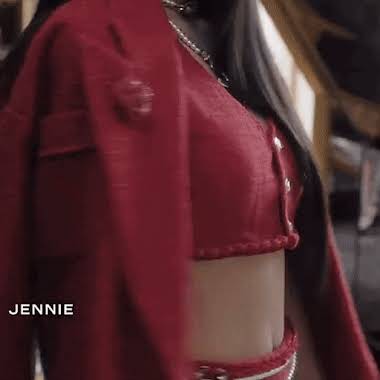 BLACKPINK's Jennie Always Gives A Luxurious Touch To Trendy CHANEL Crop Tops—Here's  Proof - Koreaboo