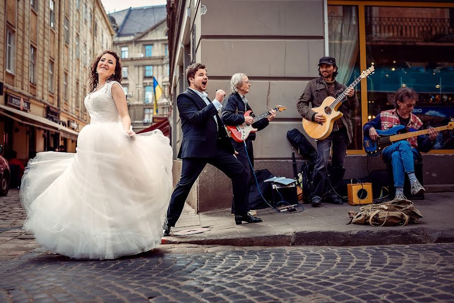 Fotógrafo de casamento Orest Palamar (palamar). Foto de 5 de abril 2016