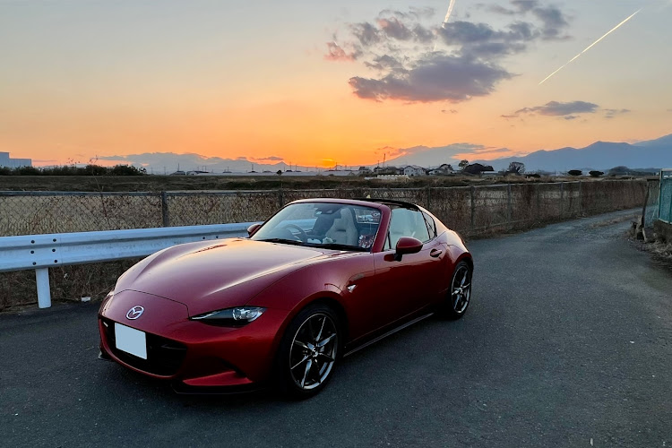 ロードスターRFのいつもいいね＆コメントありがとうございます🥰・夕日が沈む・新幹線とコラボ？！・富士山に関するカスタム事例の投稿画像5枚目