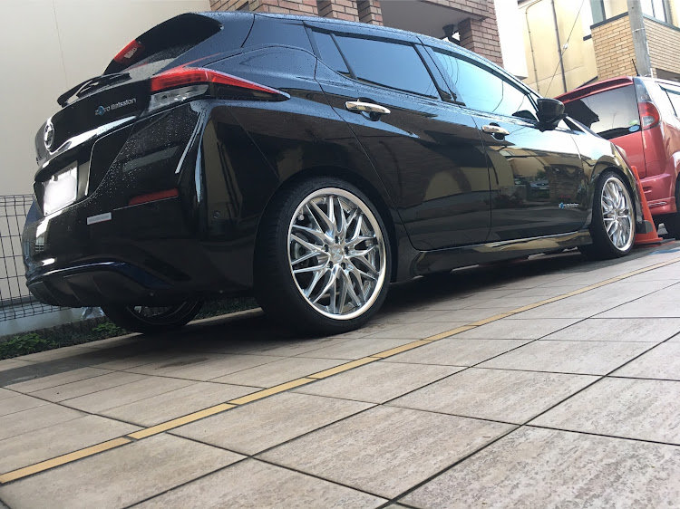 リーフの洗車・このあと吹き取り完了w・ココに関するカスタム事例の投稿画像3枚目