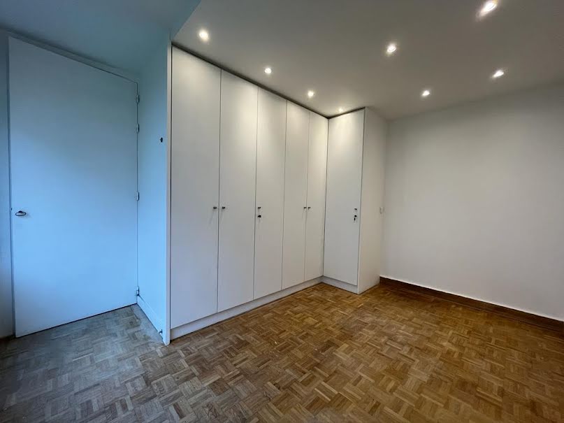 Location  appartement 4 pièces 88.45 m² à Saint-Cloud (92210), 2 400 €