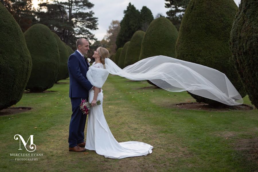 Fotografo di matrimoni Mercedes Evans (mercedesevansph). Foto del 2 luglio 2019