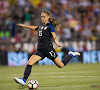 Alex Morgan zappe la douche pour regarder la C1