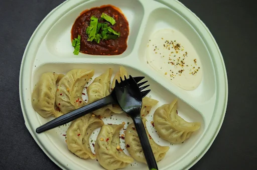 Chicken Steamed Momos [8 Pieces]