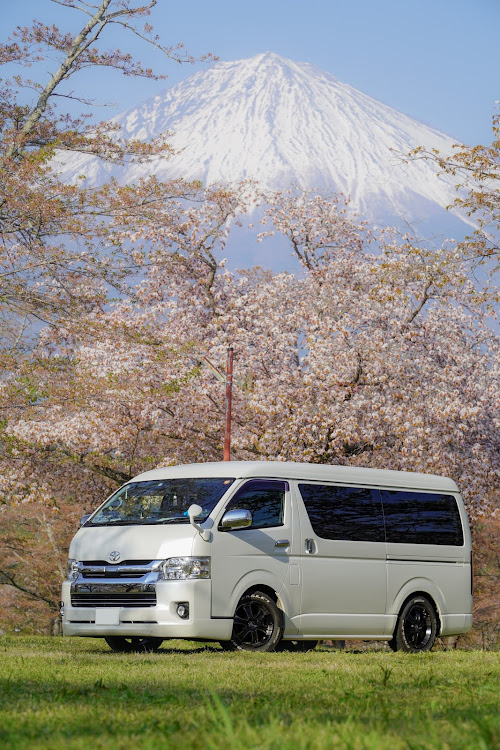 ハイエースワゴンのハイエースワゴン・桜・富士山・芝生の上で・またリベンジしたいに関するカスタム事例の投稿画像2枚目