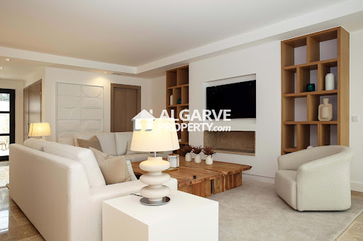 Maison avec piscine et jardin 5