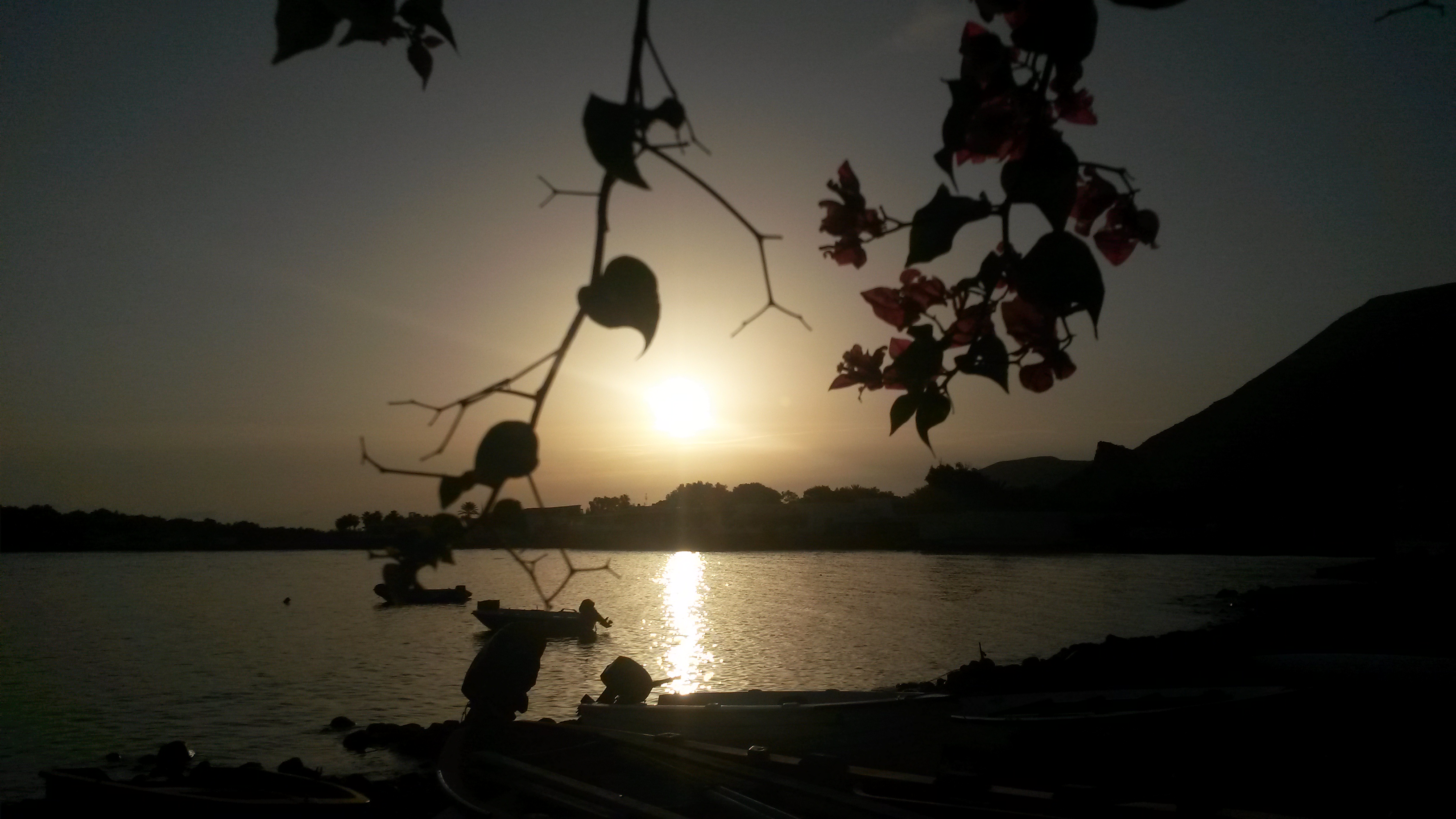 Tramonto sul lago di ConTatto