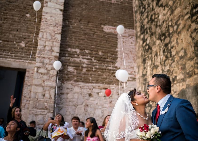 Wedding photographer Constantino Ruiz Bautista (enigmatino). Photo of 25 July 2019