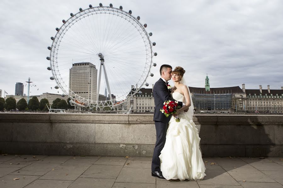 Fotógrafo de bodas Anton Fatyanov (onanton). Foto del 17 de abril 2016