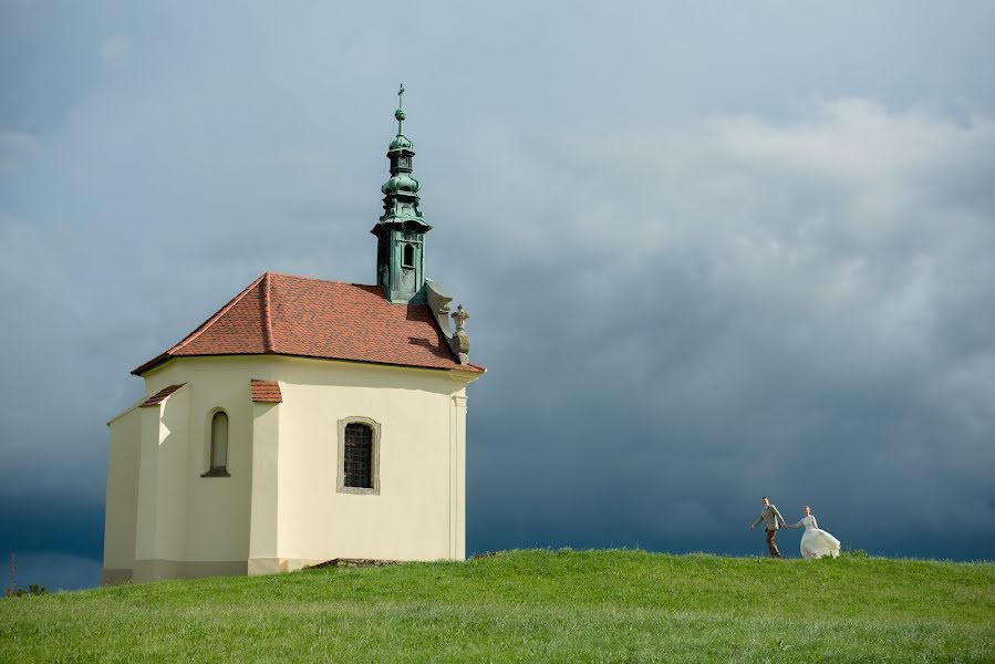 Fotógrafo de casamento Bence Pányoki (panyokibence). Foto de 15 de junho 2023