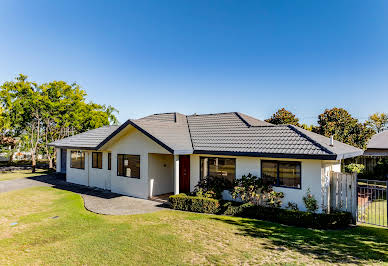 House with garden 2