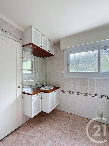 Appartement avec terrasse et piscine 5