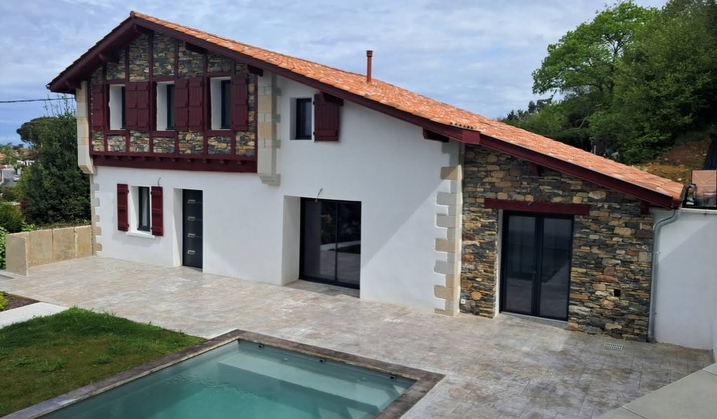Maison avec piscine et terrasse Villefranque