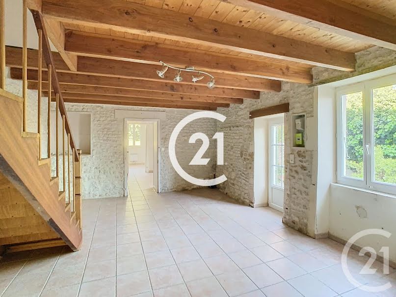 Vente maison 3 pièces 92 m² à Gimeux (16130), 149 900 €