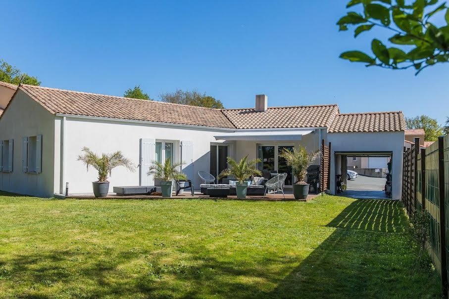 Vente maison 5 pièces 132 m² à La Roche-sur-Yon (85000), 353 000 €