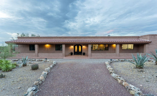 House with pool and garden 2