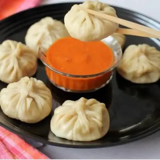 Veg Momos [8 Pieces]