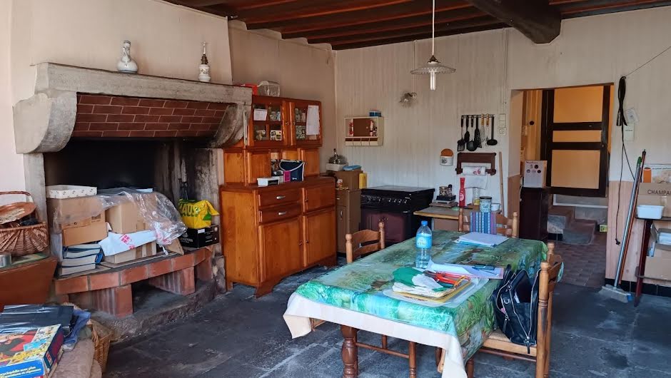 Vente maison 4 pièces 160 m² à Joserand (63460), 107 000 €