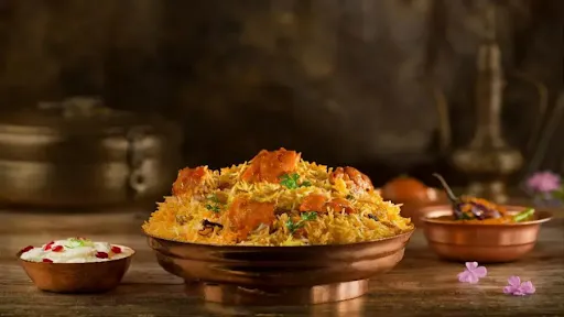 Awadhi Chicken Dum Biriyani.