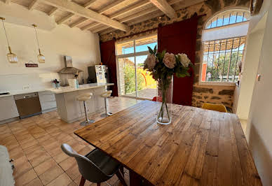 Maison avec piscine et terrasse 1