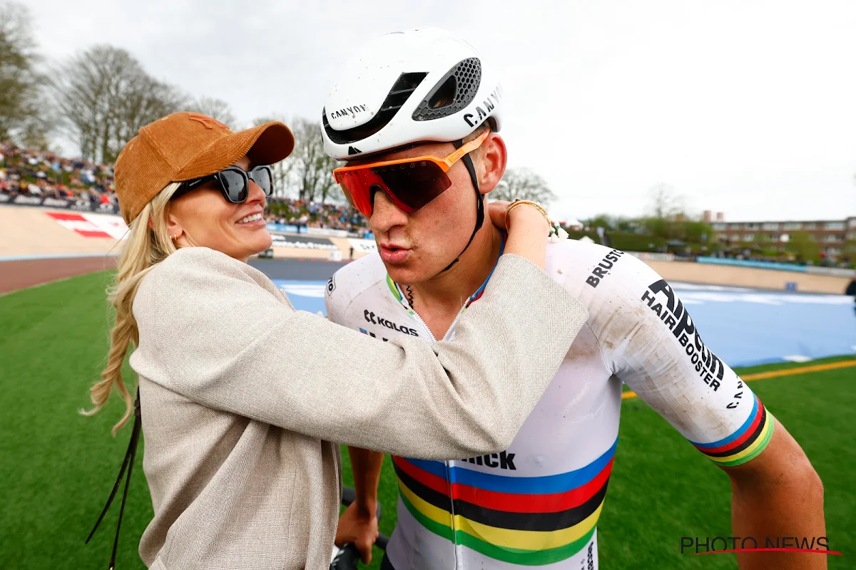 📷 Mathieu van der Poel laat zich helemaal gaan met zijn vriendin Roxanne in Dubai