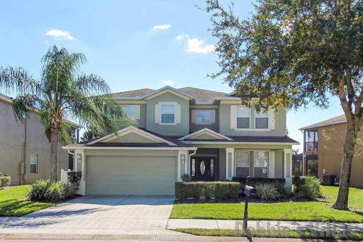 Private Orlando villa, gated community, south-facing pool and spa, scenic view, games room