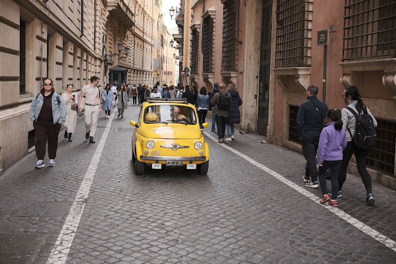 La 500 Gialla nei Vicoli di Roma di Hilder12